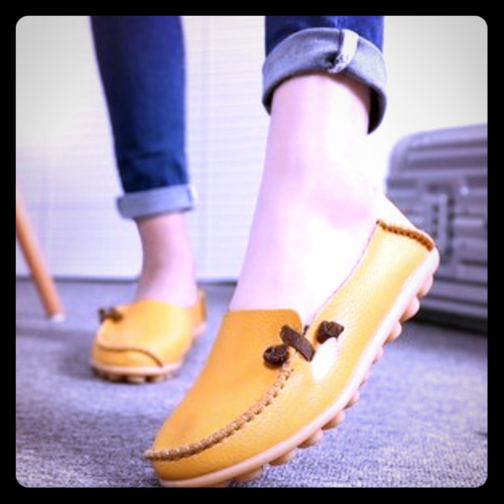 NWOT Fashion Flat Women Shoes. Size: 8.5 (40)